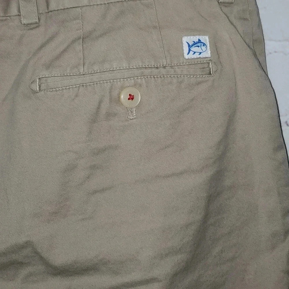 Southern Tide Men's Khaki Flat Front Shorts Size 34 — image 4 of 8